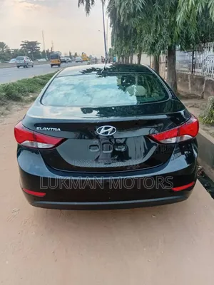 Hyundai Elantra SE Sedan FWD (1.8L 4cyl 6A) 2016 Black