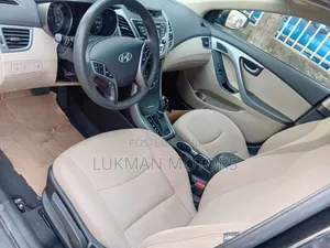 Hyundai Elantra SE Sedan FWD (1.8L 4cyl 6A) 2016 Black