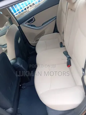 Hyundai Elantra SE Sedan FWD (1.8L 4cyl 6A) 2016 Black