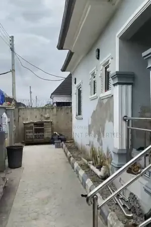 3bdrm Bungalow in Nigercat, Warri for sale