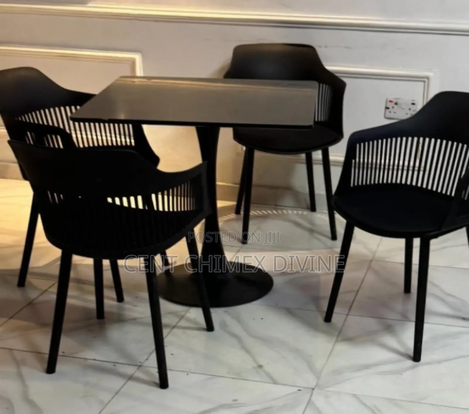 Comfortable Basket Chair With Square Table