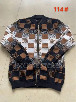Men Luxury Sweater With Zip in Front