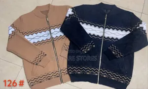Men Luxury Sweater With Zip in Front