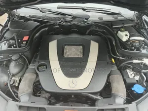 Mercedes-Benz C300 Sport 4Matic Sedan AWD (3.0L 6cyl 7A) 2011 Black