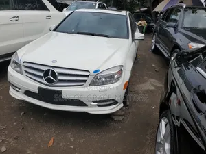 Mercedes-Benz C300 Sport 4Matic Sedan AWD (3.0L 6cyl 7A) 2011 White