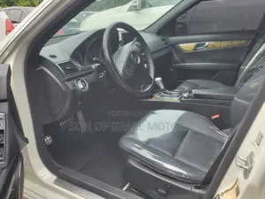 Mercedes-Benz C300 Sport 4Matic Sedan AWD (3.0L 6cyl 7A) 2011 White