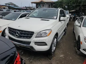 Mercedes-Benz M Class ML350 4MATIC 4dr SUV AWD (3.5L 6cyl 7A) 2014
