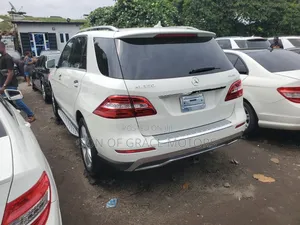 Mercedes-Benz M Class ML350 4MATIC 4dr SUV AWD (3.5L 6cyl 7A) 2014