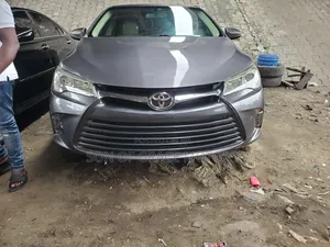 Toyota Camry XLE 4dr Sedan (2.5L 4cyl 6A) 2015 Gray