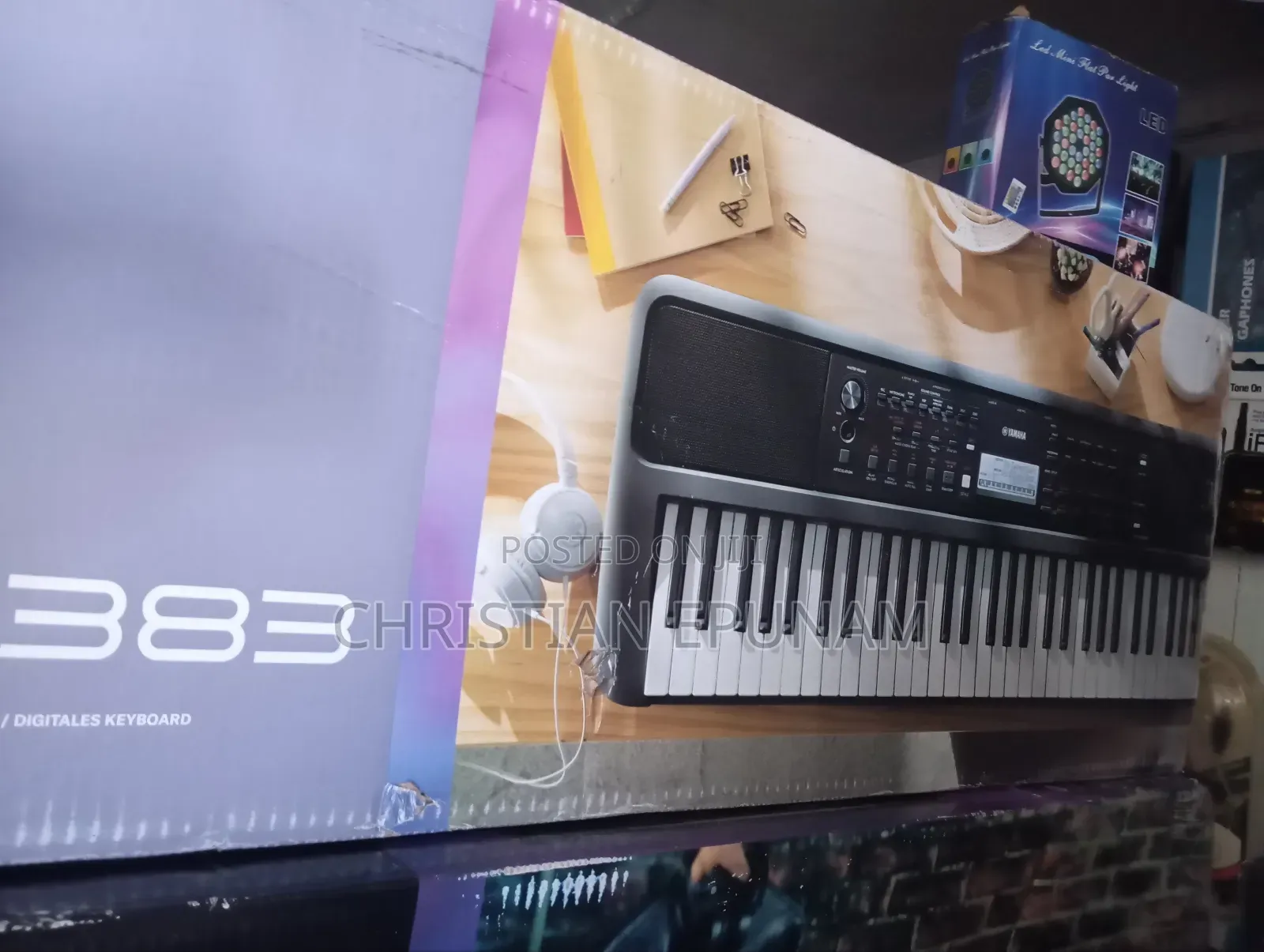 Yamaha E383 Keyboard