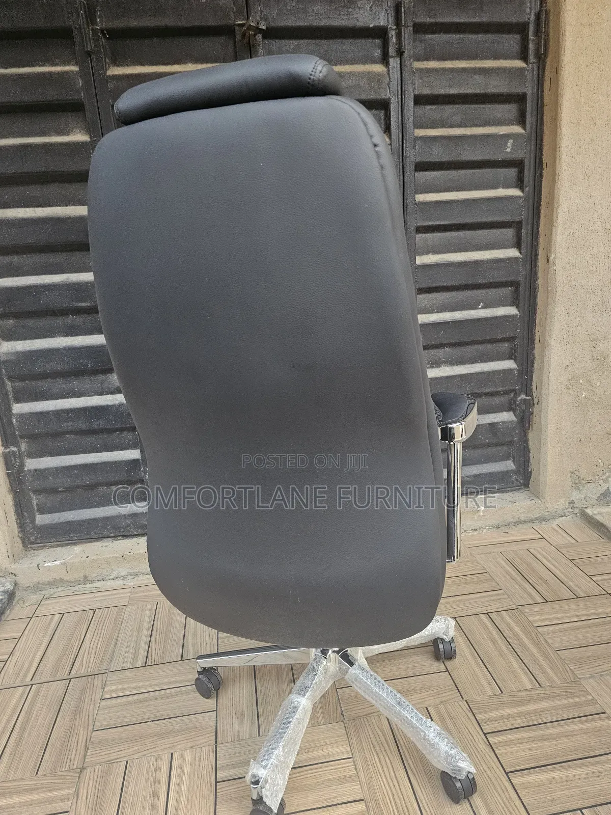 Executive Swivel Office Chair