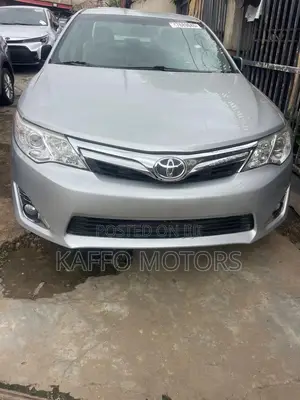 Toyota Camry LE 4dr Sedan (2.5L 4cyl 6A) 2012 Silver