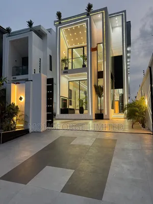 5bdrm Duplex in Chevron for sale