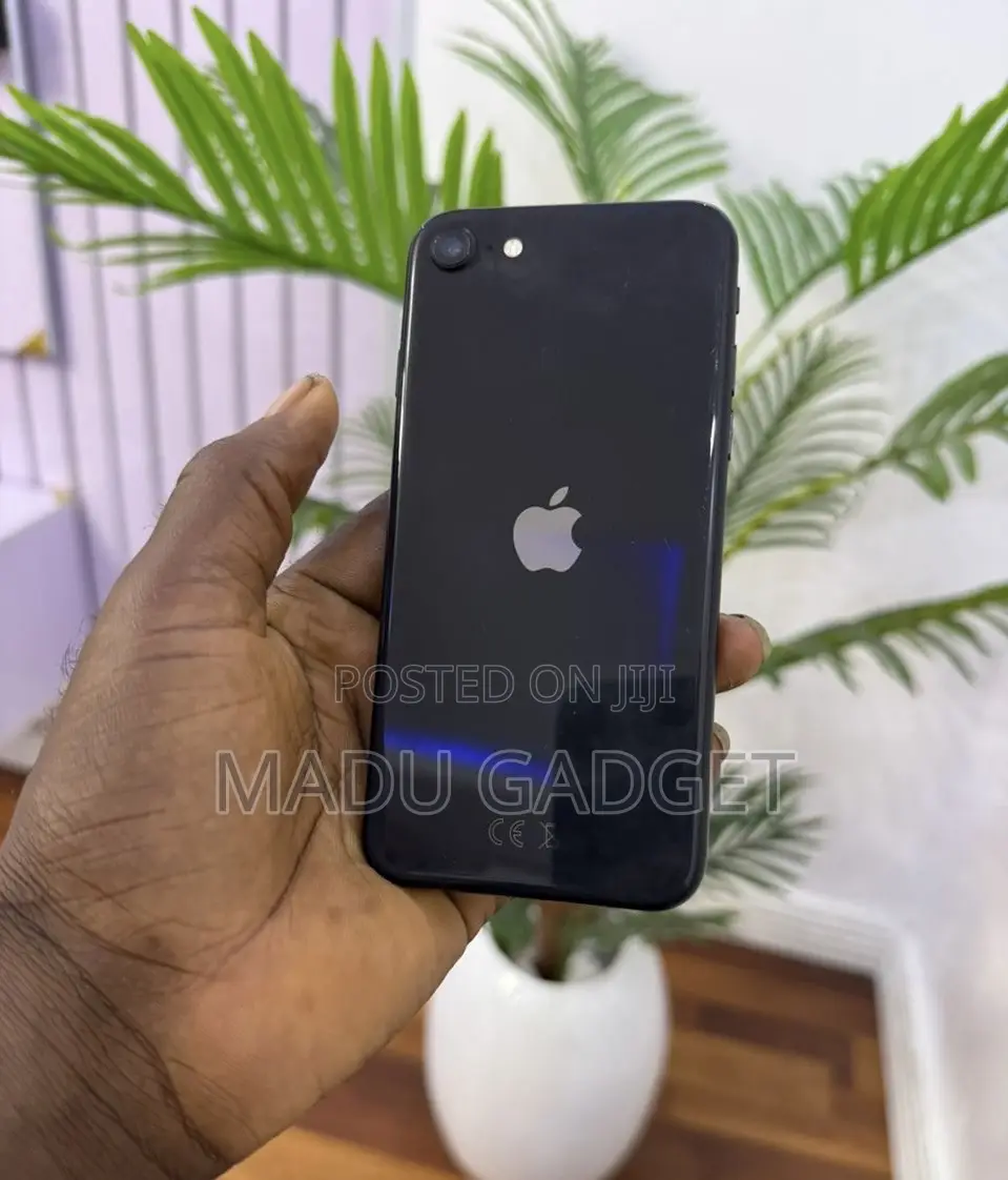 Apple iPhone SE (2020) 64 GB Black