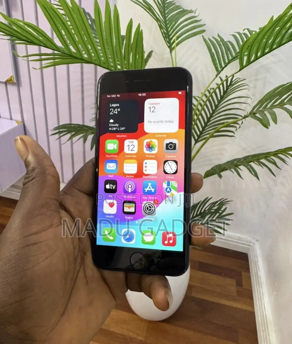 Apple iPhone SE (2020) 64 GB Black