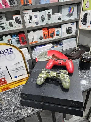 Clean Ps4 500gb With 7 Pre-Loaded Games