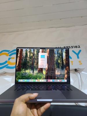 Laptop Apple MacBook Pro 2023 M2 Pro 14-Inch 16GB Apple M2 SSD 512GB