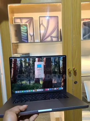 Laptop Apple MacBook Pro 2023 M2 Pro 14-Inch 16GB Apple M2 SSD 512GB