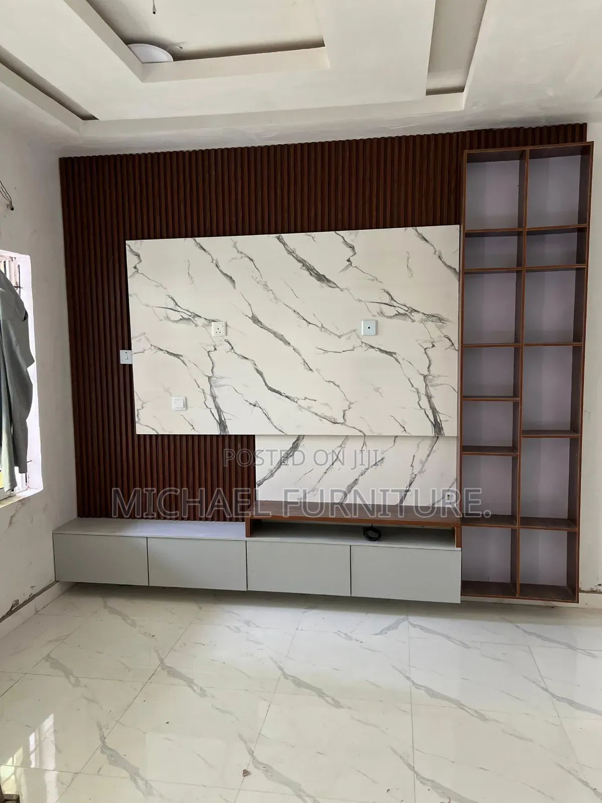 HDF High Gloss Standard Tv Console