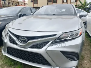 Toyota Camry LE FWD (2.5L 4cyl 8AM) 2018 Silver