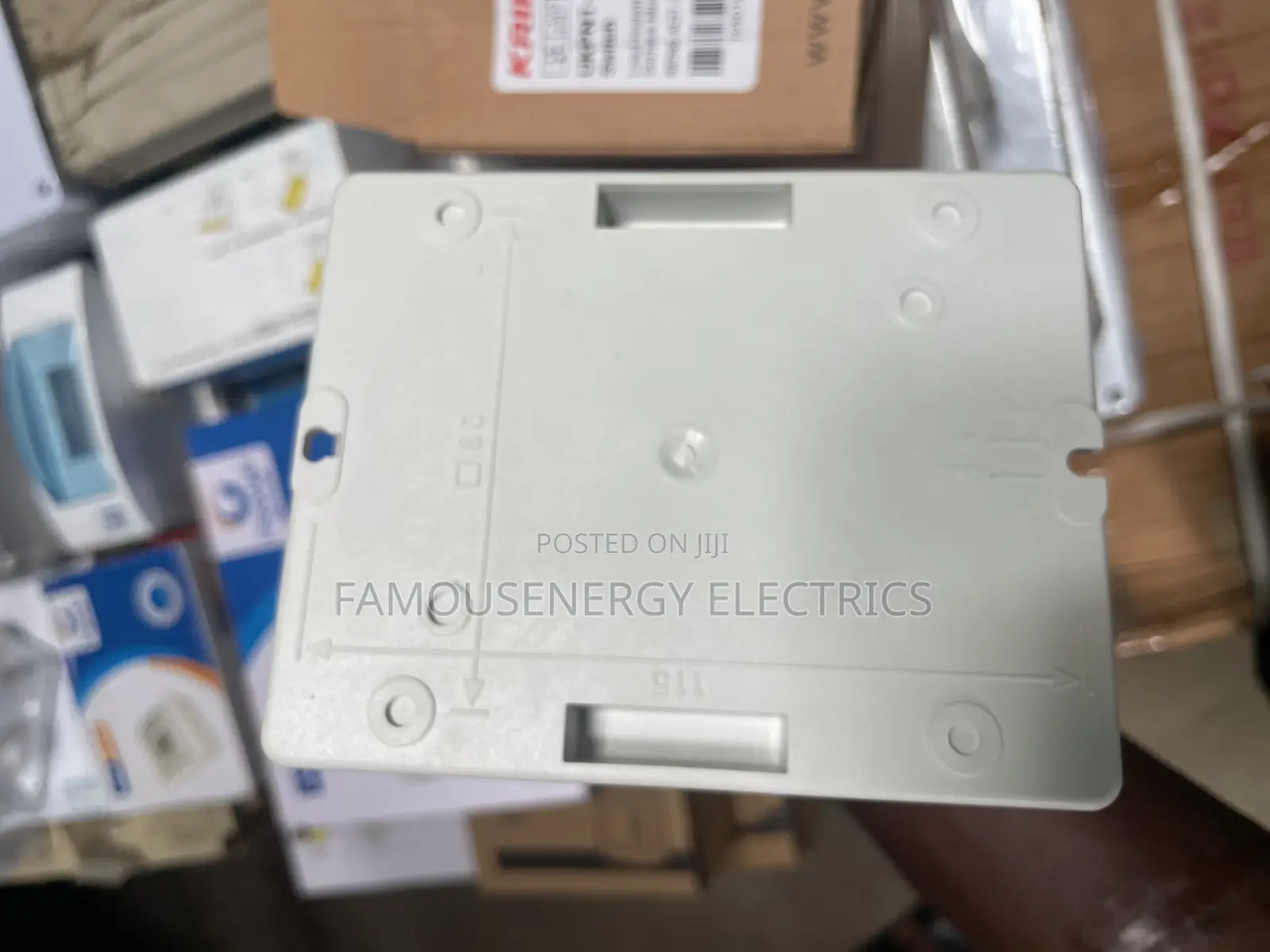 Isolation Switch Wall Mount 32a 4pole