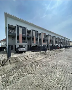 4bdrm Townhouse/Terrace in Lekki Phase 1 for sale