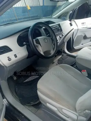 Toyota Sienna LE 7 Passenger 2011 Black