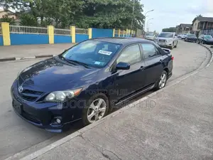 Toyota Corolla 2012 Black