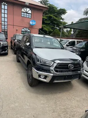 New Toyota Hilux 2024 Black