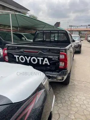 New Toyota Hilux 2024 Black