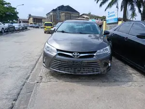 Toyota Camry 2016 Gray