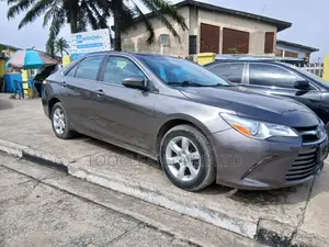 Toyota Camry 2016 Gray