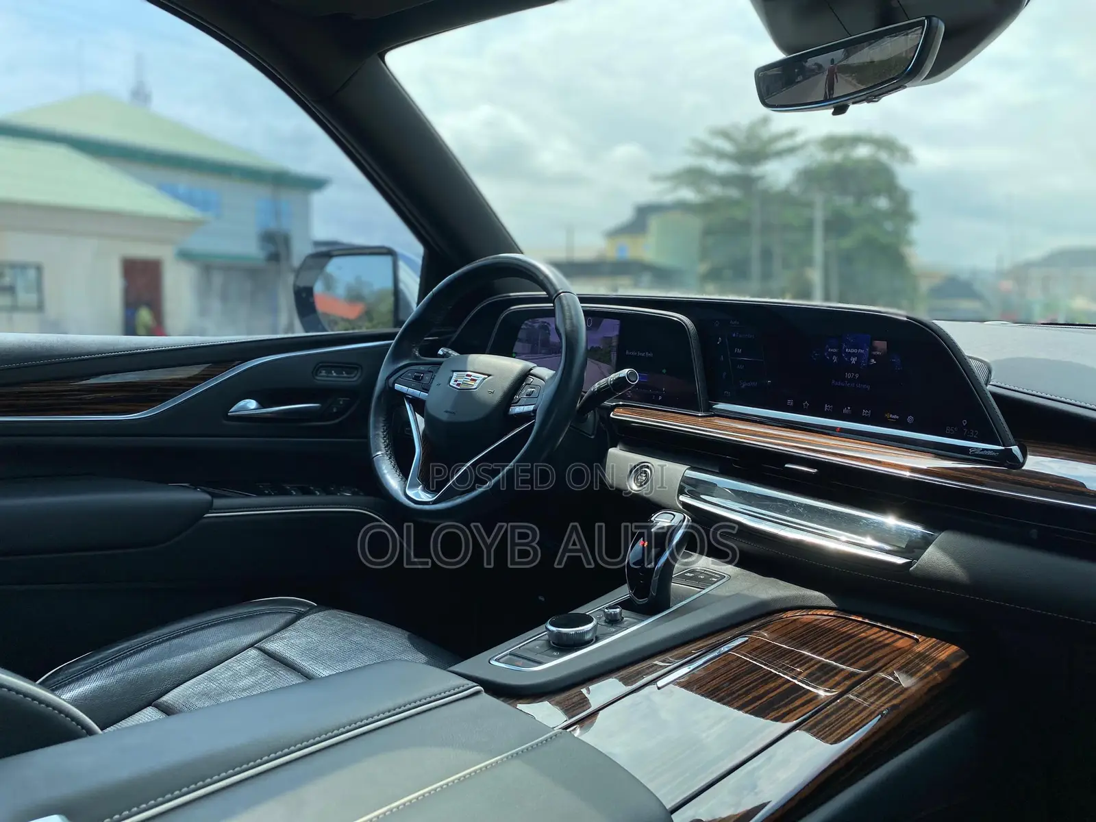 Cadillac Escalade 2022 White