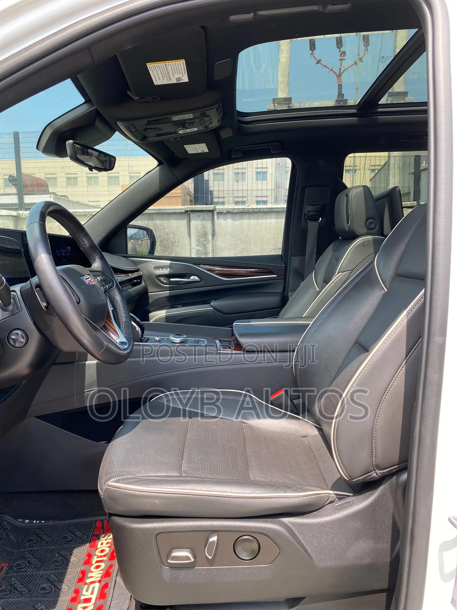 Cadillac Escalade 2022 White