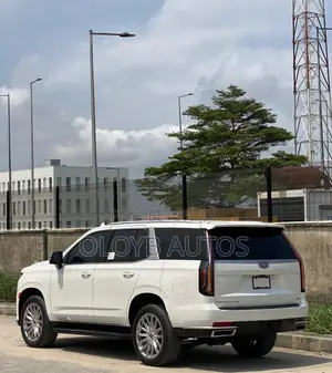 Cadillac Escalade 2022 White