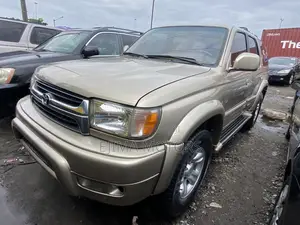 Toyota 4-Runner 2001 Gold