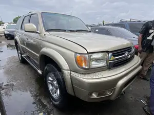 Toyota 4-Runner 2001 Gold