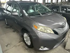 Toyota Sienna XLE 8 Passenger 2011 Gray