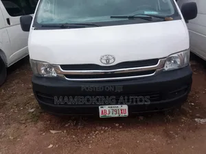 Toyota HiAce 2010 White