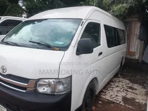 Toyota HiAce 2010 White
