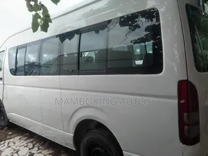 Toyota HiAce 2010 White