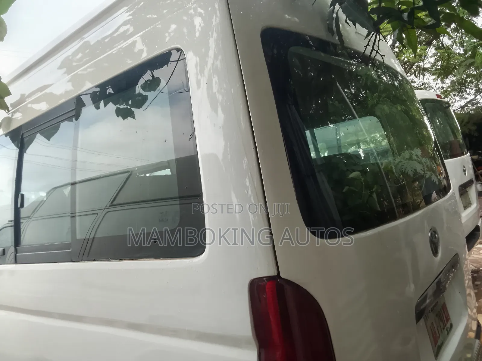 Toyota HiAce 2010 White