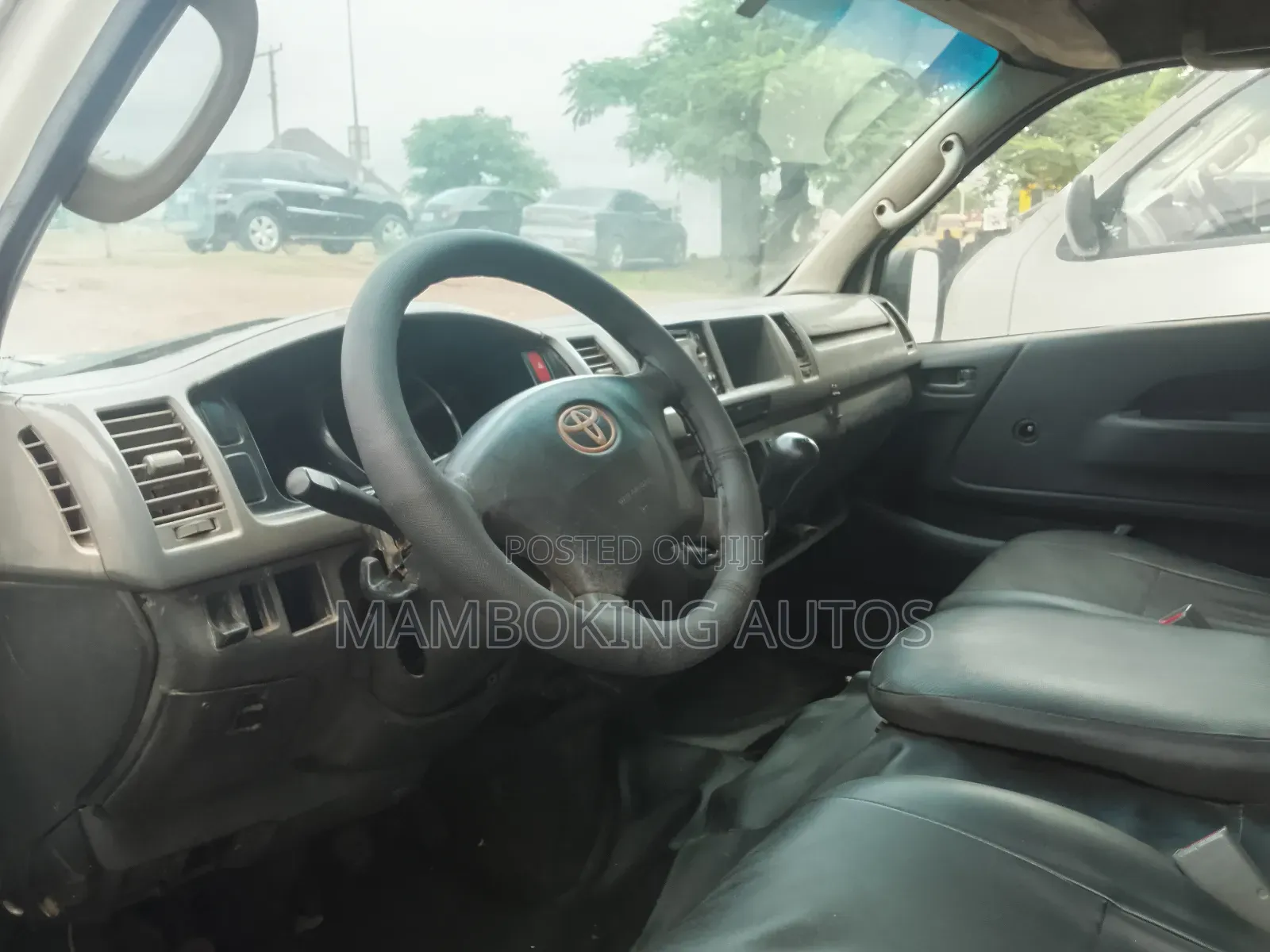 Toyota HiAce 2010 White