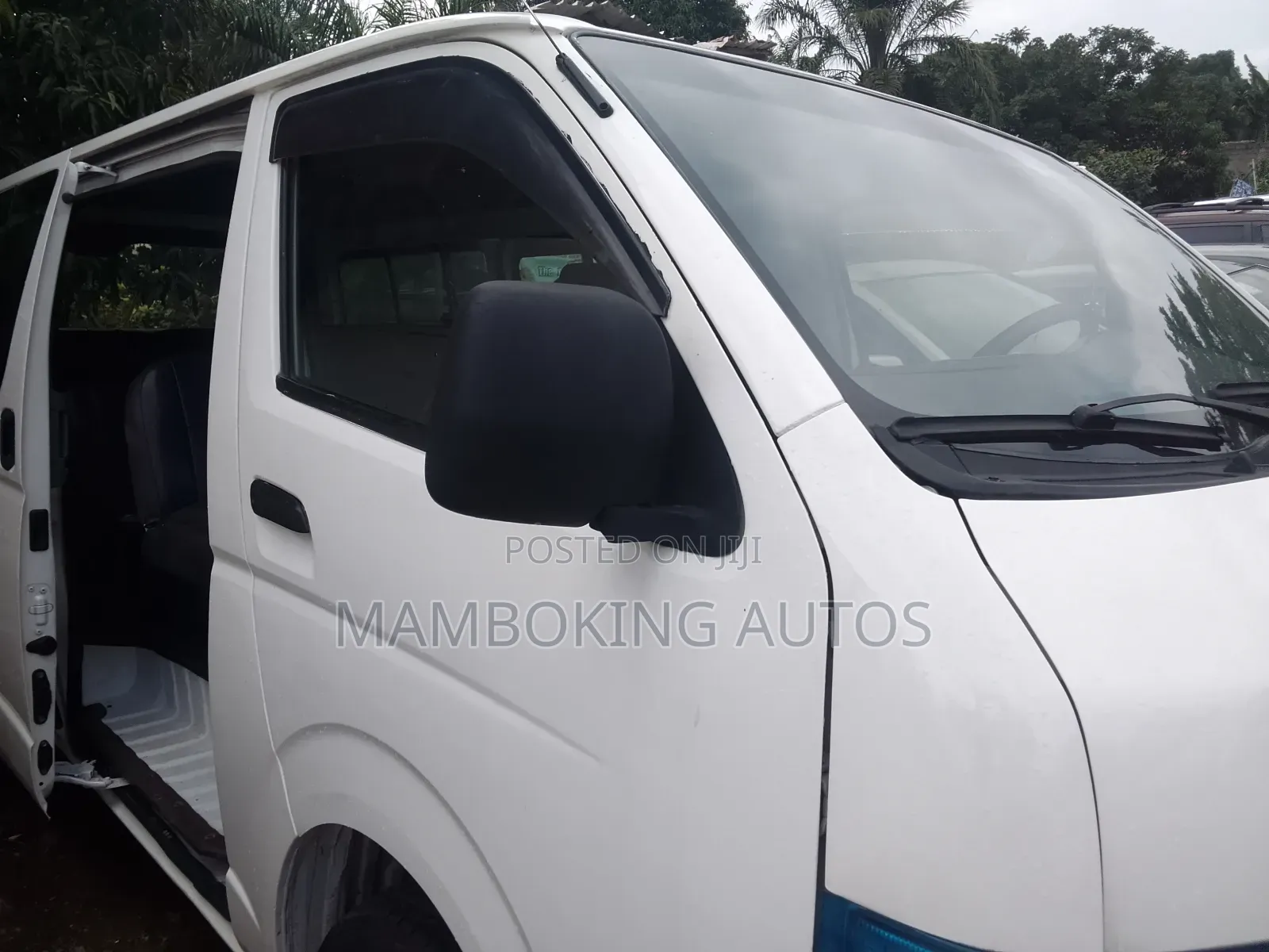 Toyota HiAce 2010 White