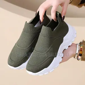 Latest Multipurpose Easy Wear Sneakers