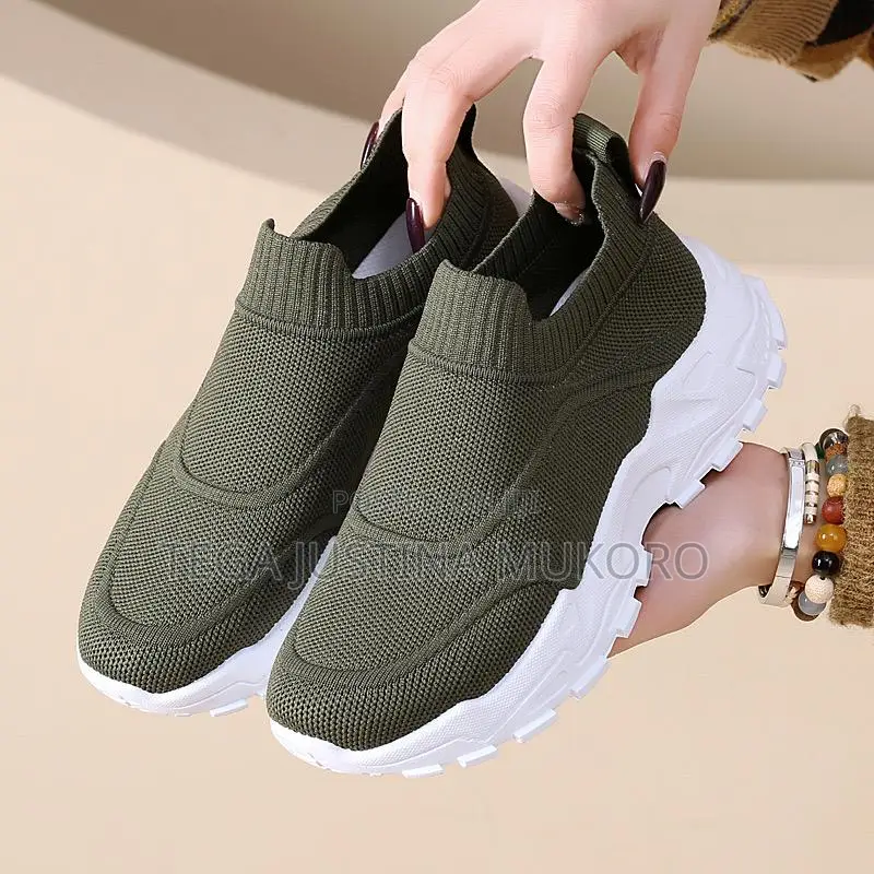 Latest Multipurpose Easy Wear Sneakers
