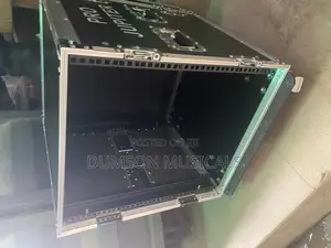 Amp Rack 12 Units Movable Close Body