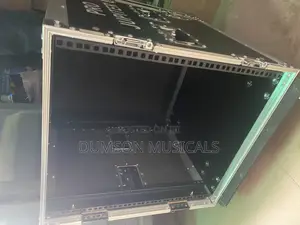 Amp Rack 12 Units Movable Close Body