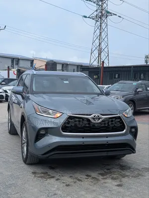 Toyota Highlander 2022 Blue