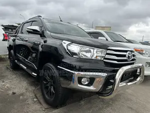 Toyota Hilux SR5 4x4 2016 Black